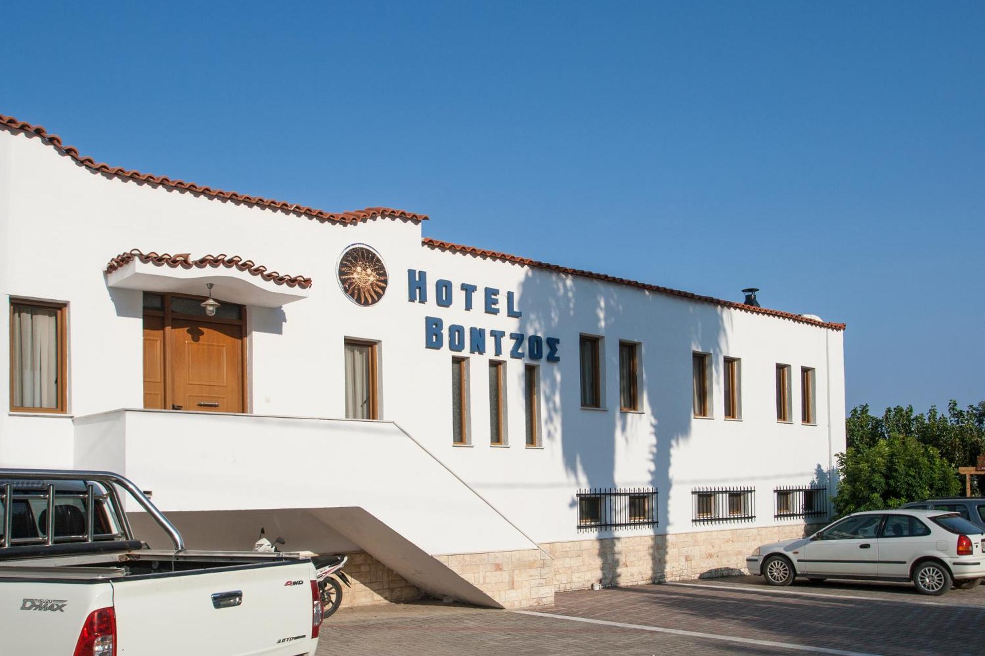 Vontzos Hotel Achladies  Exterior photo