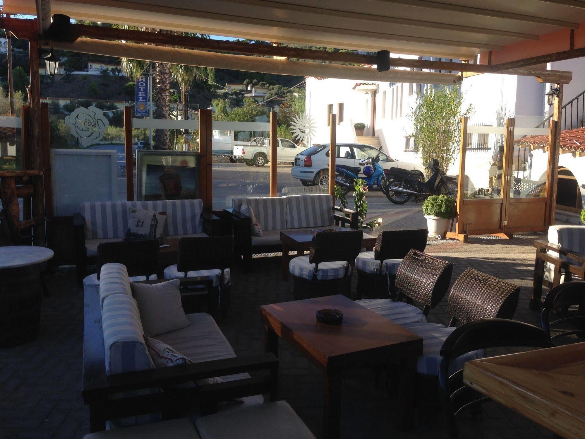 Vontzos Hotel Achladies  Exterior photo