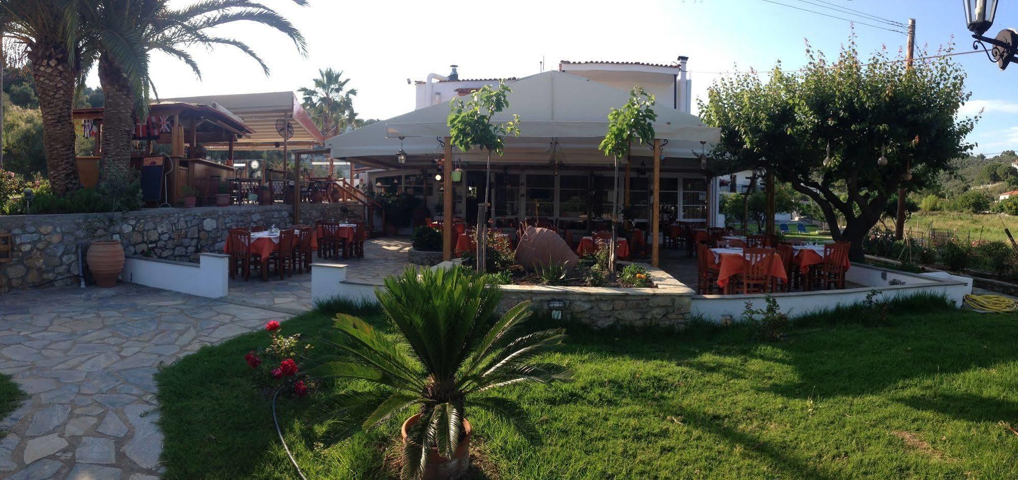 Vontzos Hotel Achladies  Exterior photo