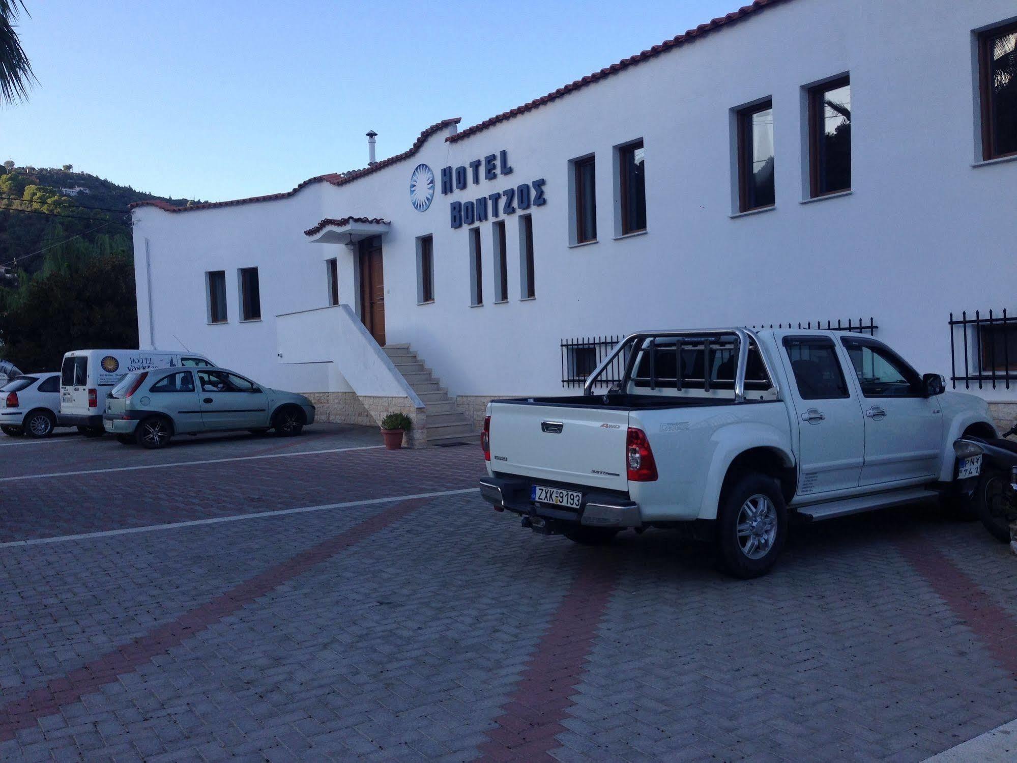 Vontzos Hotel Achladies  Exterior photo
