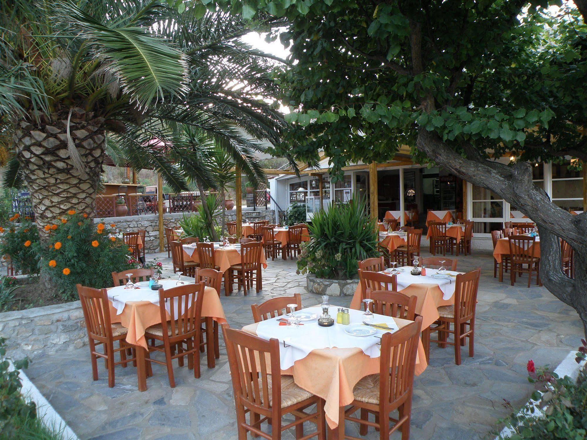 Vontzos Hotel Achladies  Exterior photo